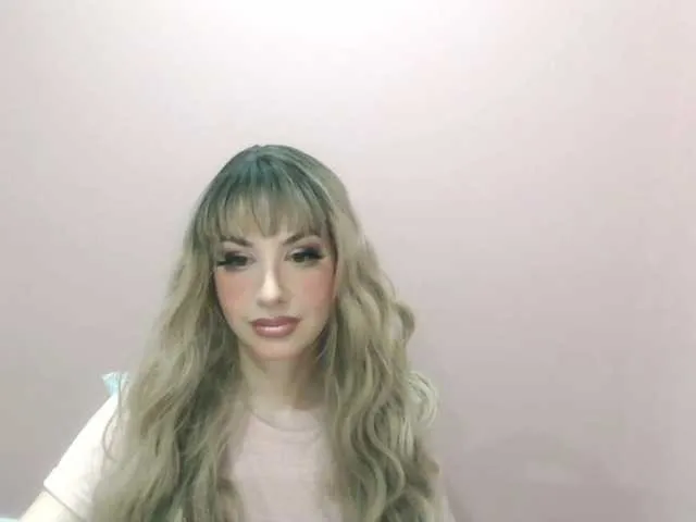 Live sex webcam photo for ChloeFinest #278106362