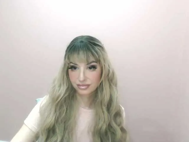 Live sex webcam photo for ChloeFinest #278107514