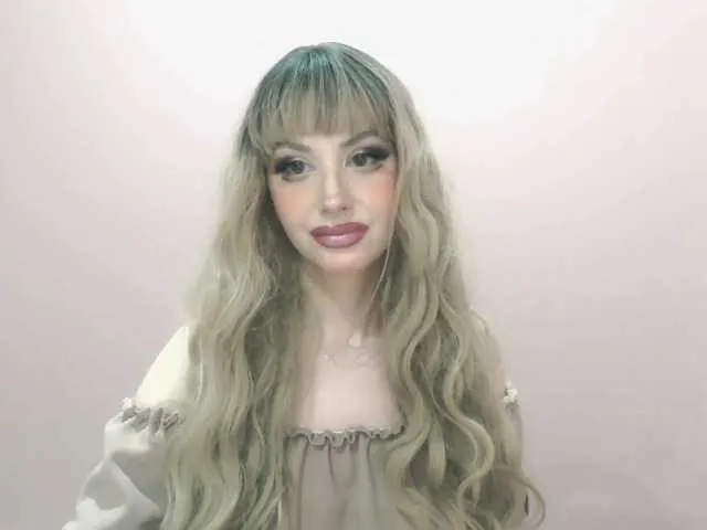Live sex webcam photo for ChloeFinest #278133482