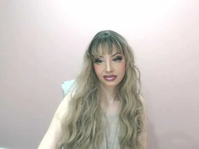 Live sex webcam photo for ChloeFinest #278158361