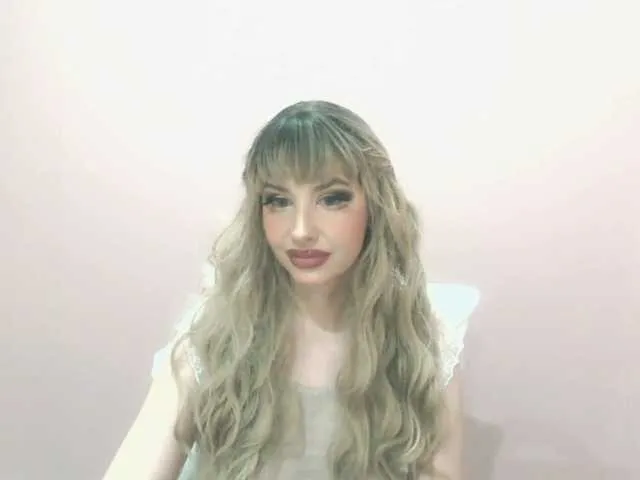 Live sex webcam photo for ChloeFinest #278160684