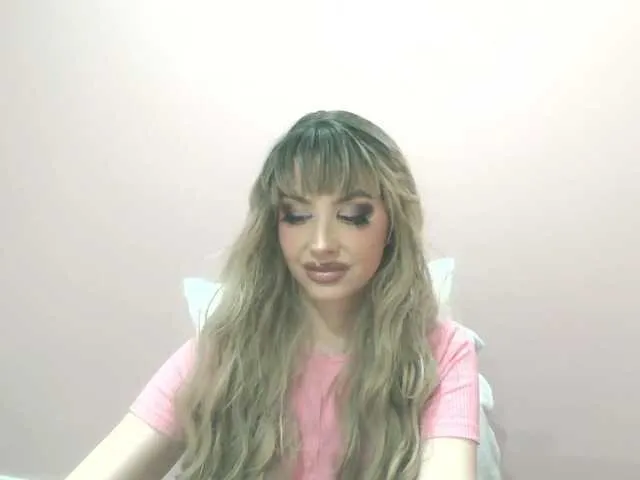 Live sex webcam photo for ChloeFinest #278165263