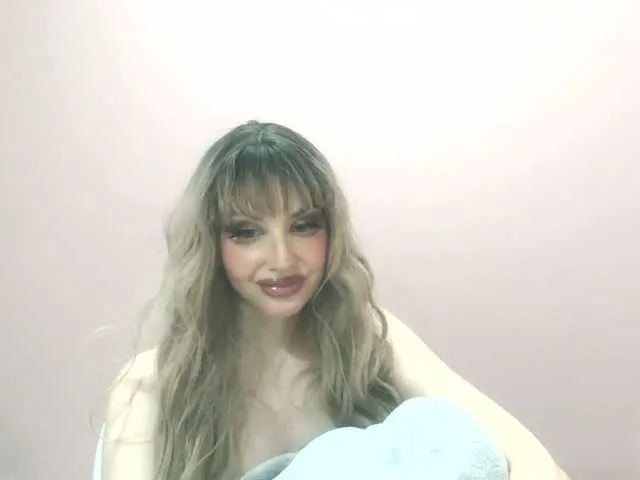 Live sex webcam photo for ChloeFinest #278171105
