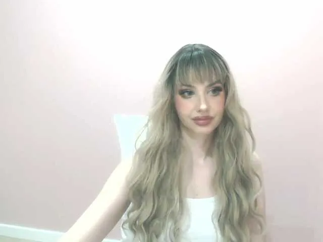 Live sex webcam photo for ChloeFinest #278180478