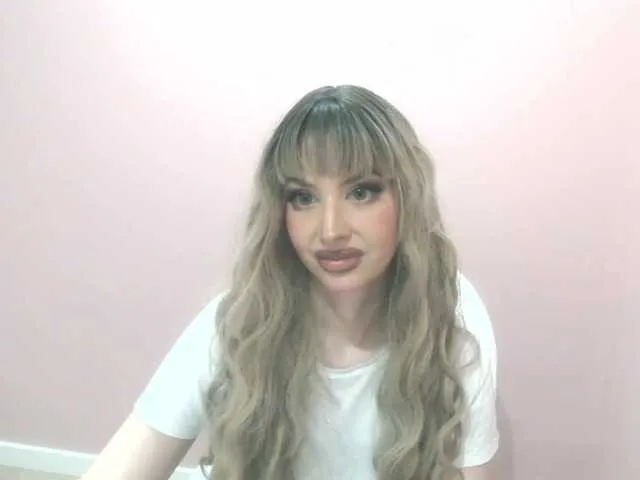 Live sex webcam photo for ChloeFinest #278184670