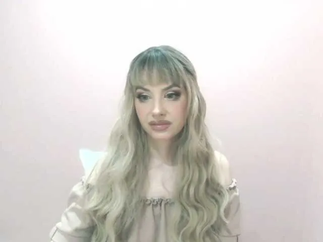 Live sex webcam photo for ChloeFinest #278207526