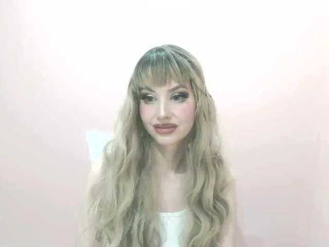 Live sex webcam photo for ChloeFinest #278238134