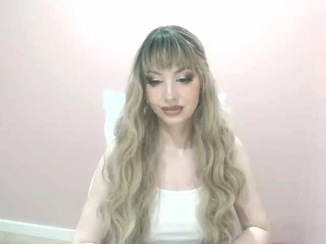 Live sex webcam photo for ChloeFinest #278244446