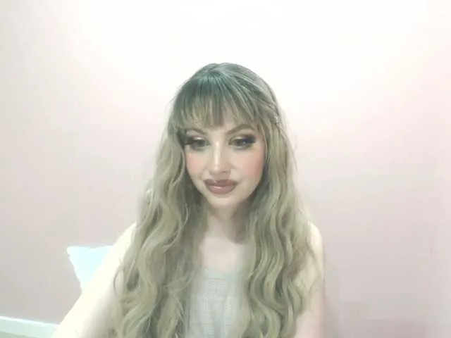Live sex webcam photo for ChloeFinest #278263876