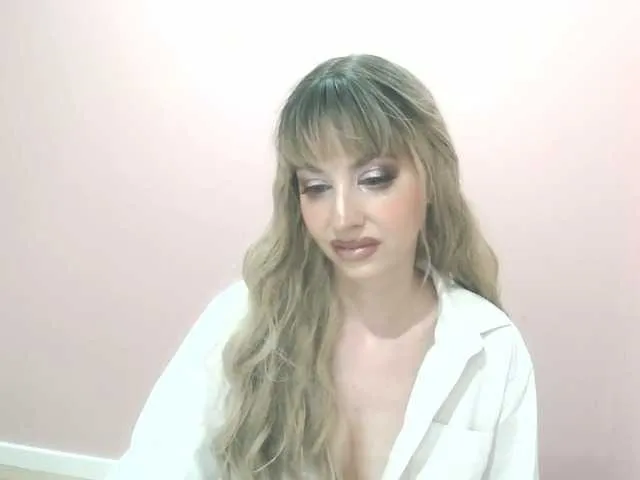 Live sex webcam photo for ChloeFinest #278275501