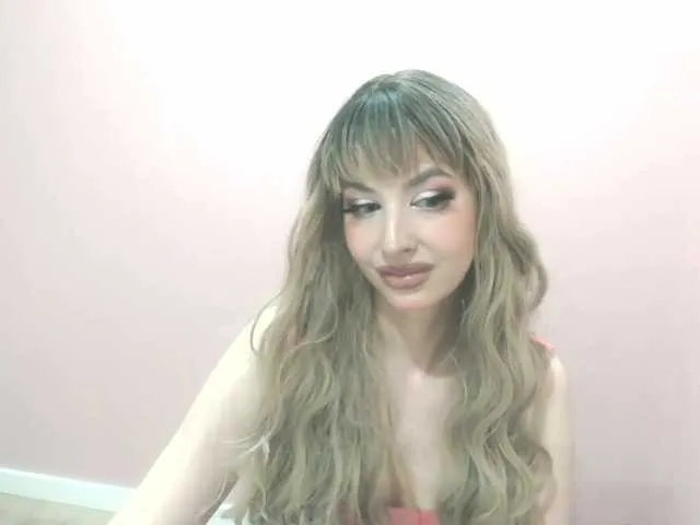 Live sex webcam photo for ChloeFinest #278297072