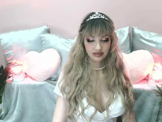 Live sex webcam photo for ChloeFinest #279519712