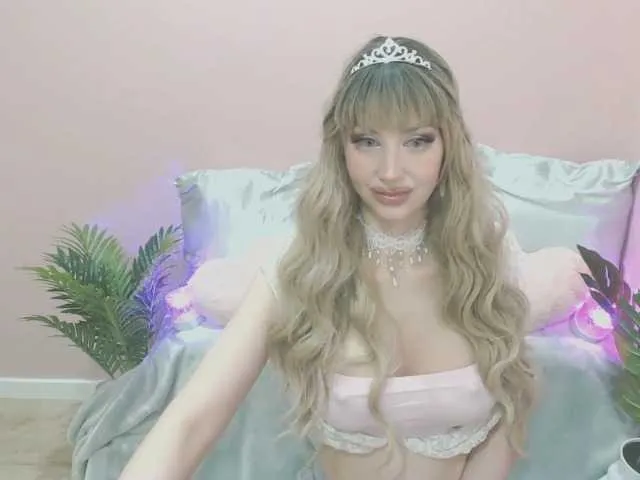 Live sex webcam photo for ChloeFinest #282421108