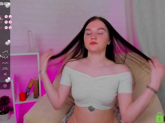 Live sex webcam photo for ChloeJj #274206979