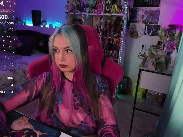 Live sex webcam photo for ChloeKohaku #290291092