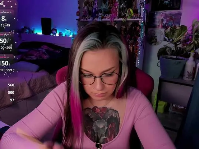 Live sex webcam photo for ChloeKohaku #290506584