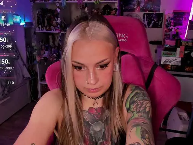 Live sex webcam photo for ChloeKohaku #292074631