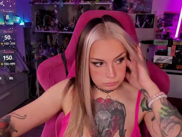 Live sex webcam photo for ChloeKohaku #292080144