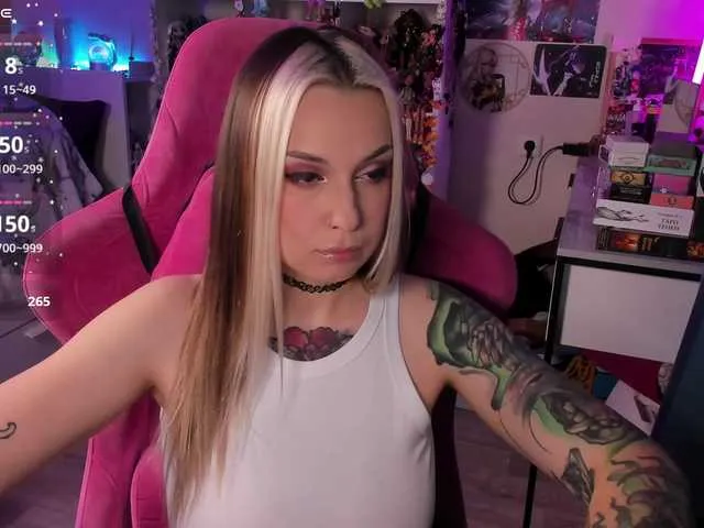 Live sex webcam photo for ChloeKohaku #292246450