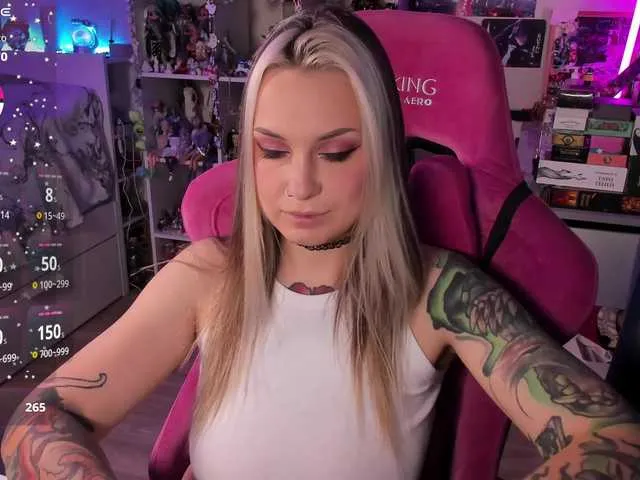 Live sex webcam photo for ChloeKohaku #292247792