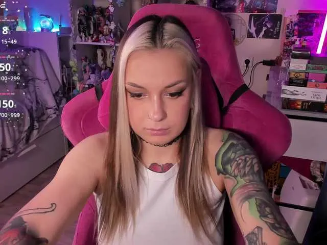 Live sex webcam photo for ChloeKohaku #292254446