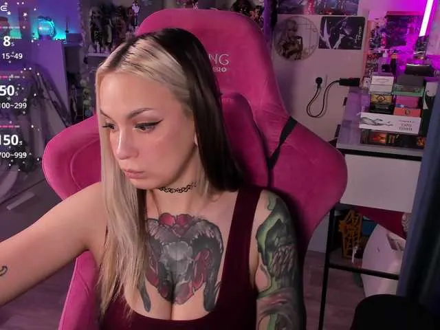 Live sex webcam photo for ChloeKohaku #292283348