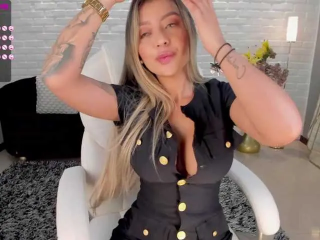 Live sex webcam photo for ChloeManson #272964010