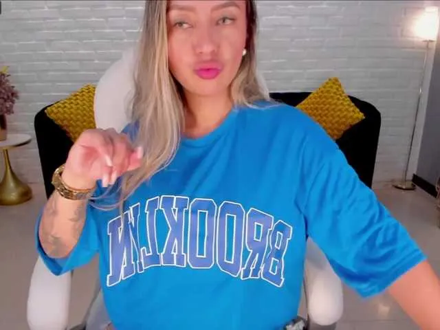 Live sex webcam photo for ChloeManson #273573732