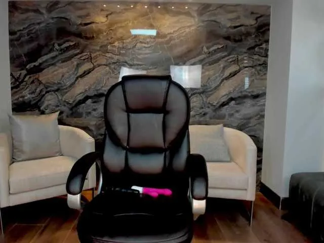 Live sex webcam photo for ChloeManson #274476375