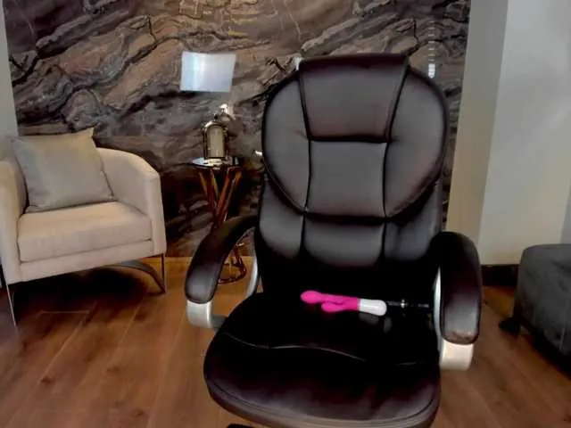 Live sex webcam photo for ChloeManson #274484391