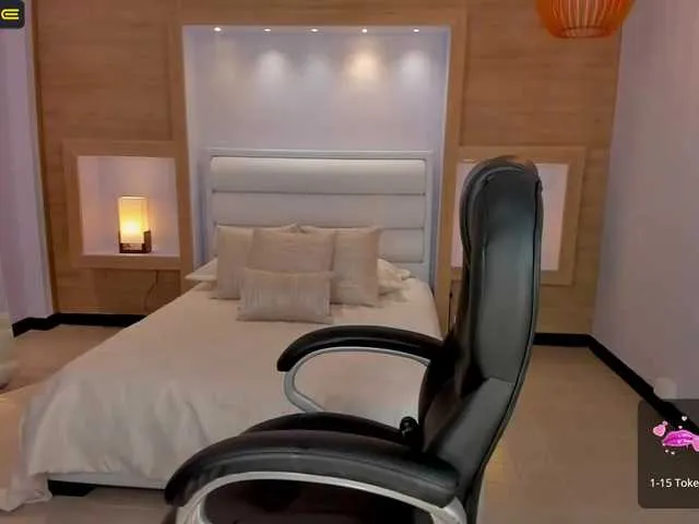 Live sex webcam photo for ChloeManson #275567238