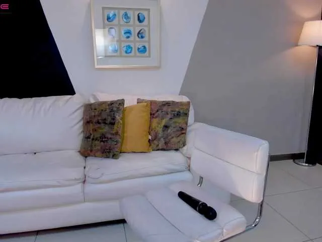 Live sex webcam photo for ChloeManson #275597398