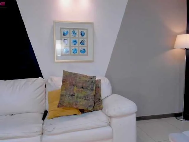 Live sex webcam photo for ChloeManson #275598943