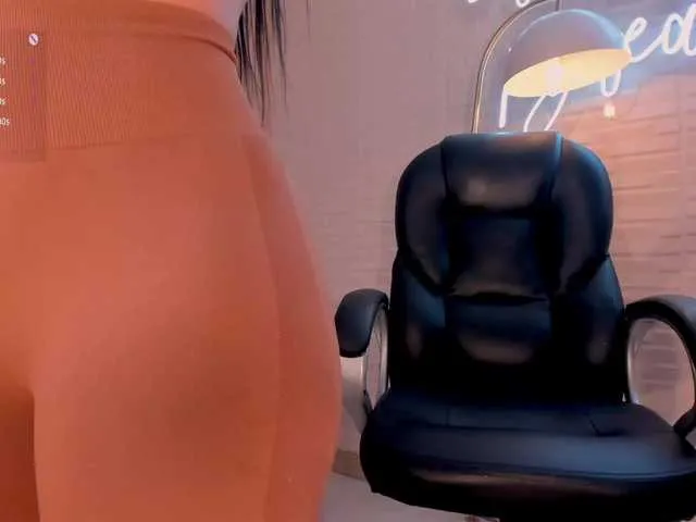 Live sex webcam photo for ChloeManson #290635969