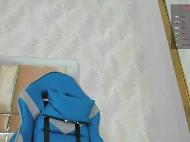 Live sex webcam photo for ChloeMontes #277421711