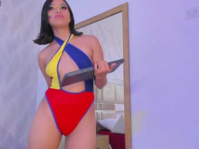Live sex webcam photo for ChloeMontes #278298847