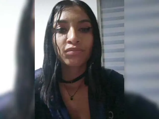 Live sex webcam photo for ChloeMontes #290974784