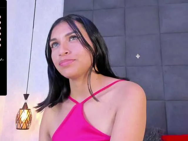 Live sex webcam photo for ChloeMontes #291006757
