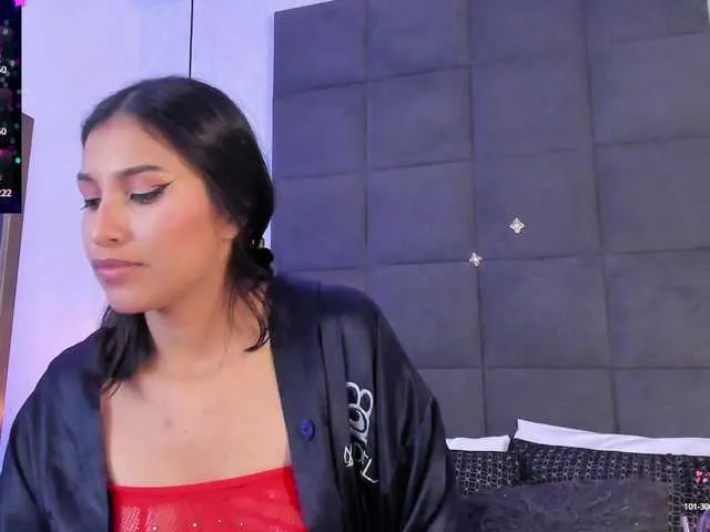 Live sex webcam photo for ChloeMontes #291746195