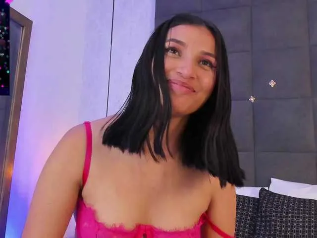 Live sex webcam photo for ChloeMontes #291787867