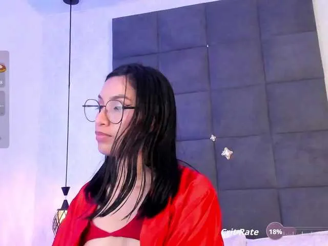 Live sex webcam photo for ChloeMontes #292373290