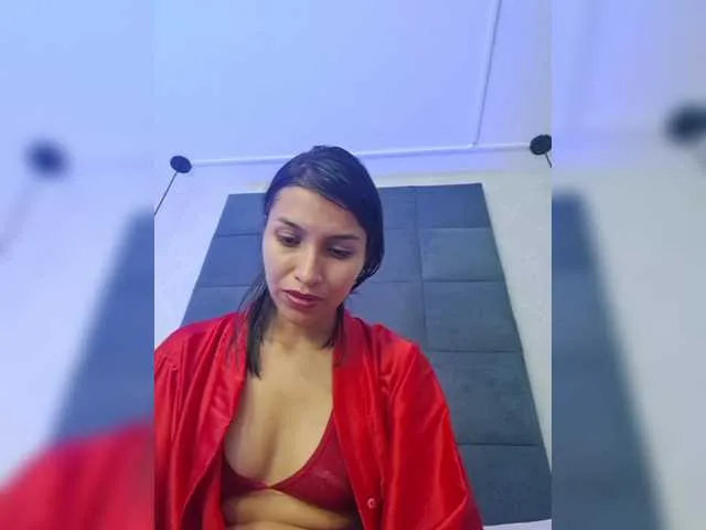 Live sex webcam photo for ChloeMontes #292374891