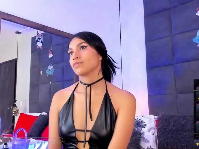 Live sex webcam photo for ChloeMontes #292582475