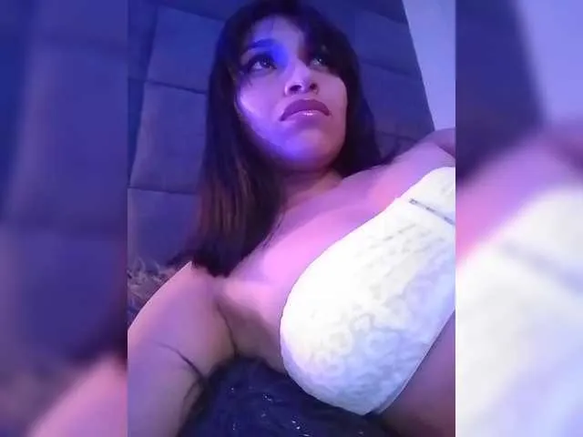 Live sex webcam photo for ChloeMontes #292779677