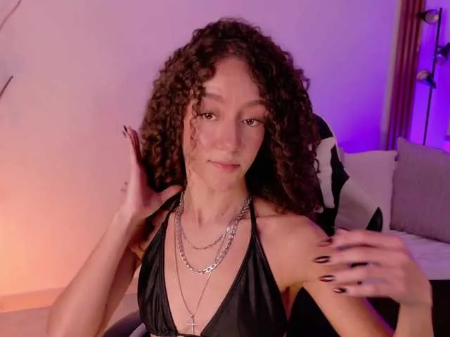Live sex webcam photo for ChloeMoreti #293445260