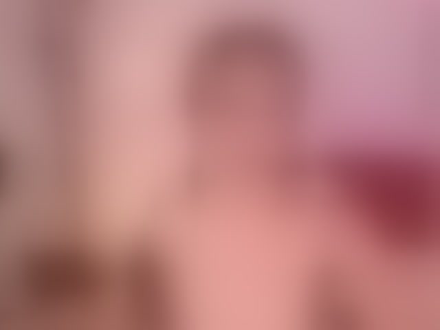 Live sex webcam photo for ChloeMoreti #293984106