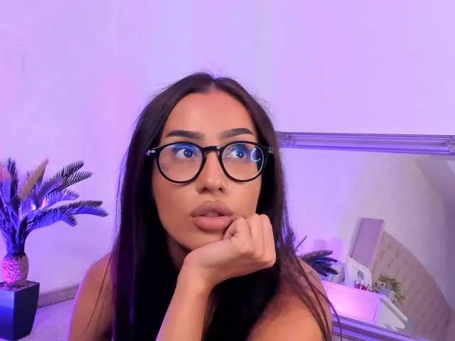 Live sex webcam photo for ChloeObril #291714505