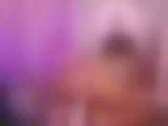 Live sex webcam photo for ChloeObril #292054073