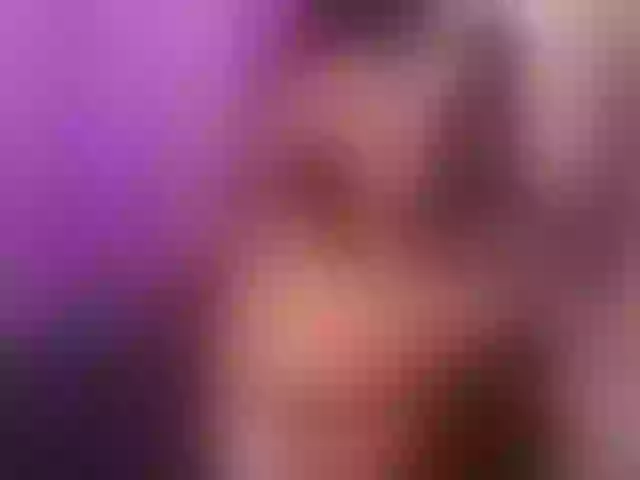 Live sex webcam photo for ChloeObril #292065917