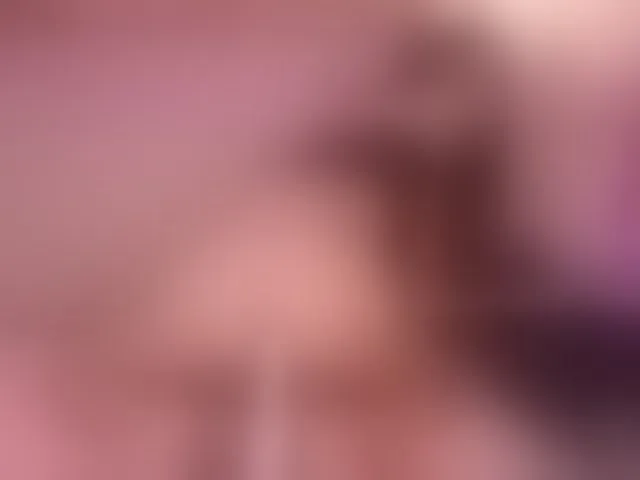 Live sex webcam photo for ChloeObril #292393472